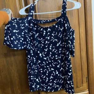 Very Pretty Navy blouse